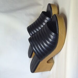 Size 9 Beklina Platform Ribbed Open Toed Clogs